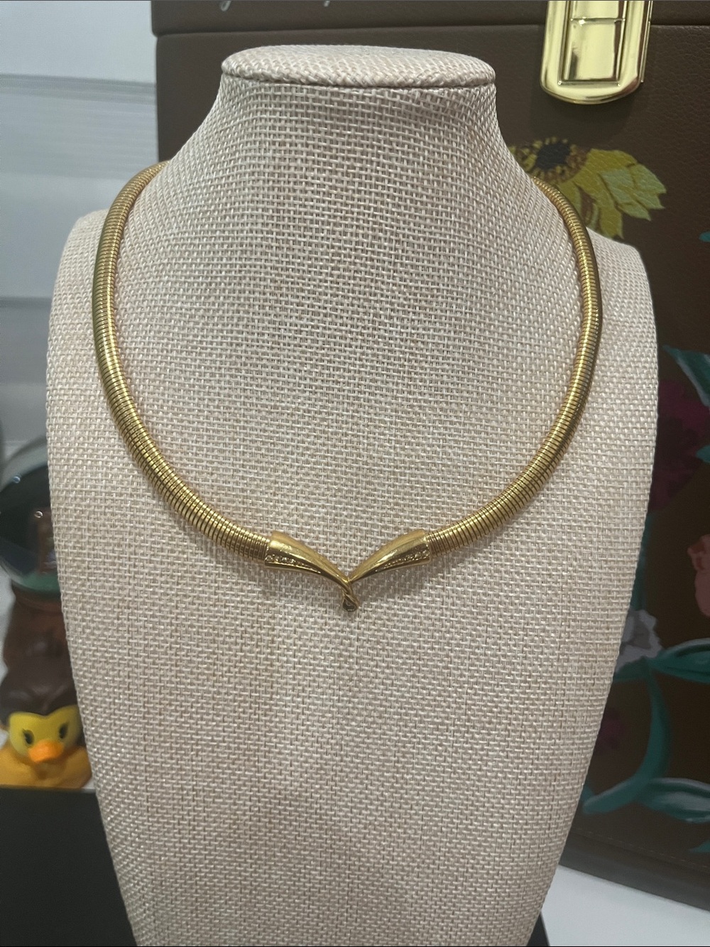 Gold-Tone Flexible Collar Necklace with Decorative V-Shap